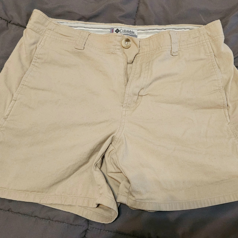 Columbia Woman's pants size 8 tan